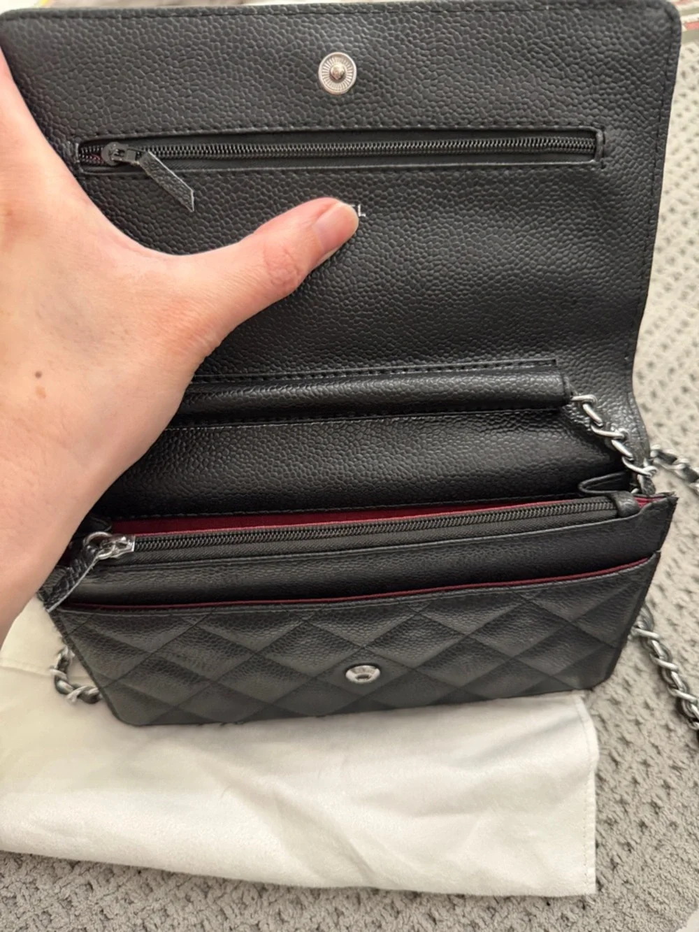 Black Quilted Chain Shoulder Bag - Luxury-Inspired Women's Crossbody - Picture 6 of 7